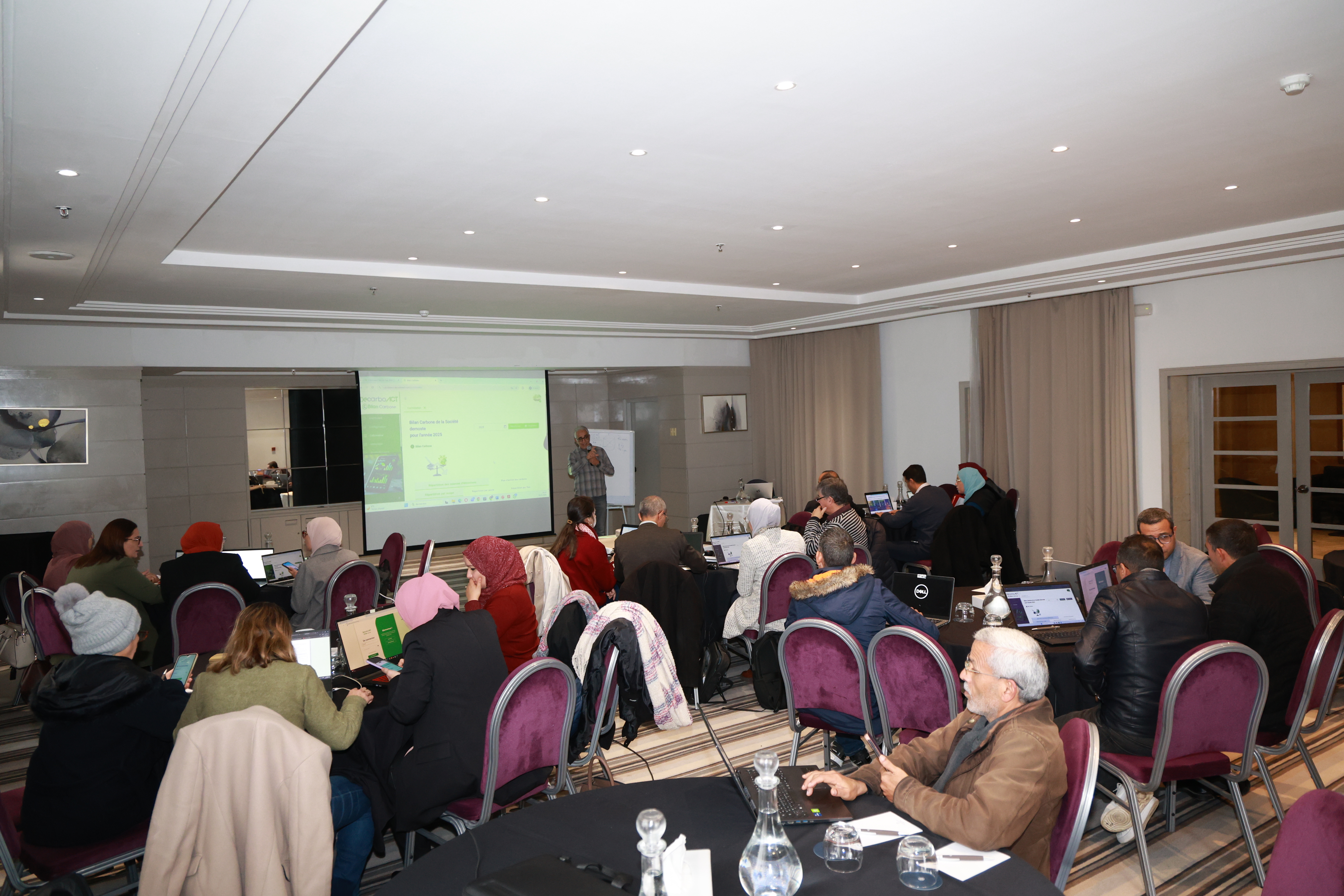 اختتام الدورة التكوينية الثالثة حول المحاسبة الكربونية لفائدة الأساتذة الجامعيين