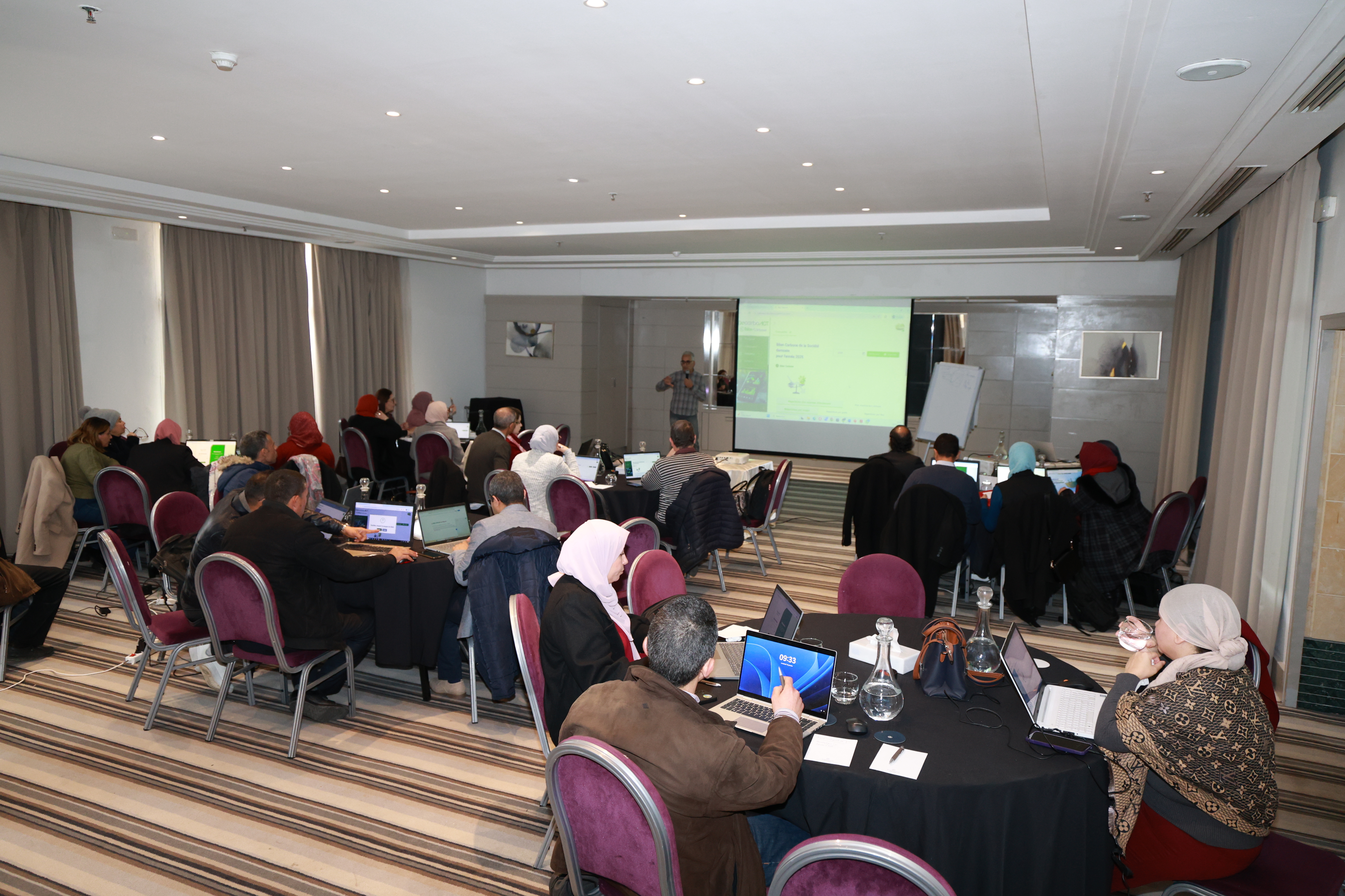 اختتام الدورة التكوينية الثالثة حول المحاسبة الكربونية لفائدة الأساتذة الجامعيين