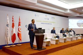 اليوم الإعلامي حول مشروع التكوين التخصصي ذو الإشهاد المزدوج بين القطاعين العام والخاص في "السياقة الاقتصادية"